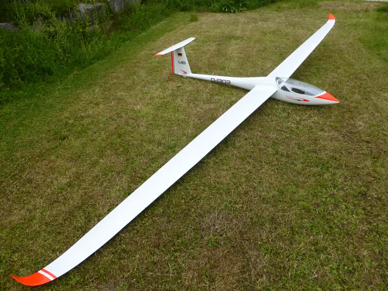 HPH 304s Shark (Spw. 5,6m / 4,7m)